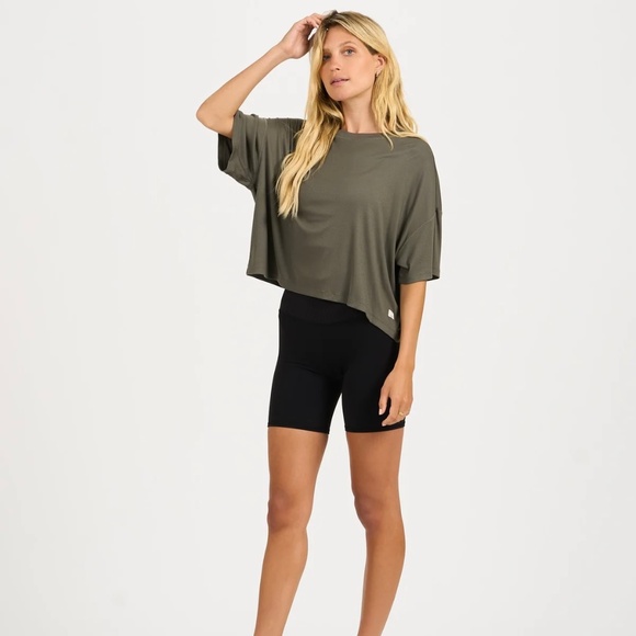 Vuori cove crop woman’s short sleeve crewneck T-shirt size M - Picture 3 of 13